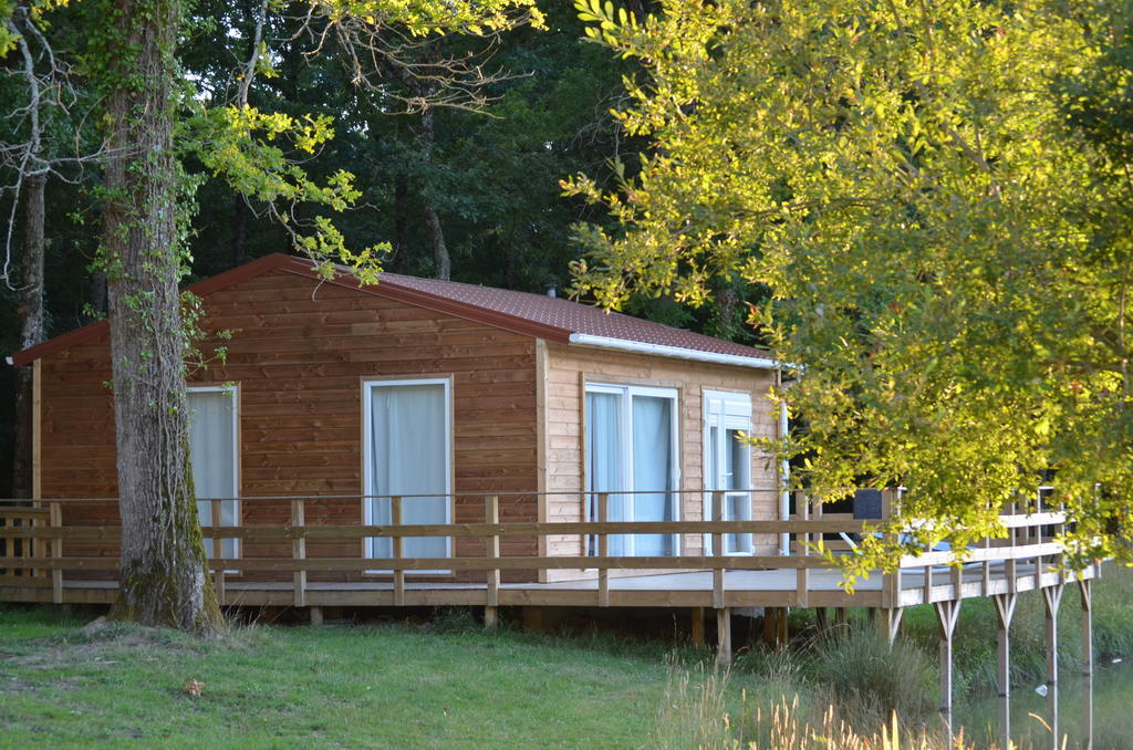 Chalet de La Héronnière Chef-Boutonne Extérieur photo