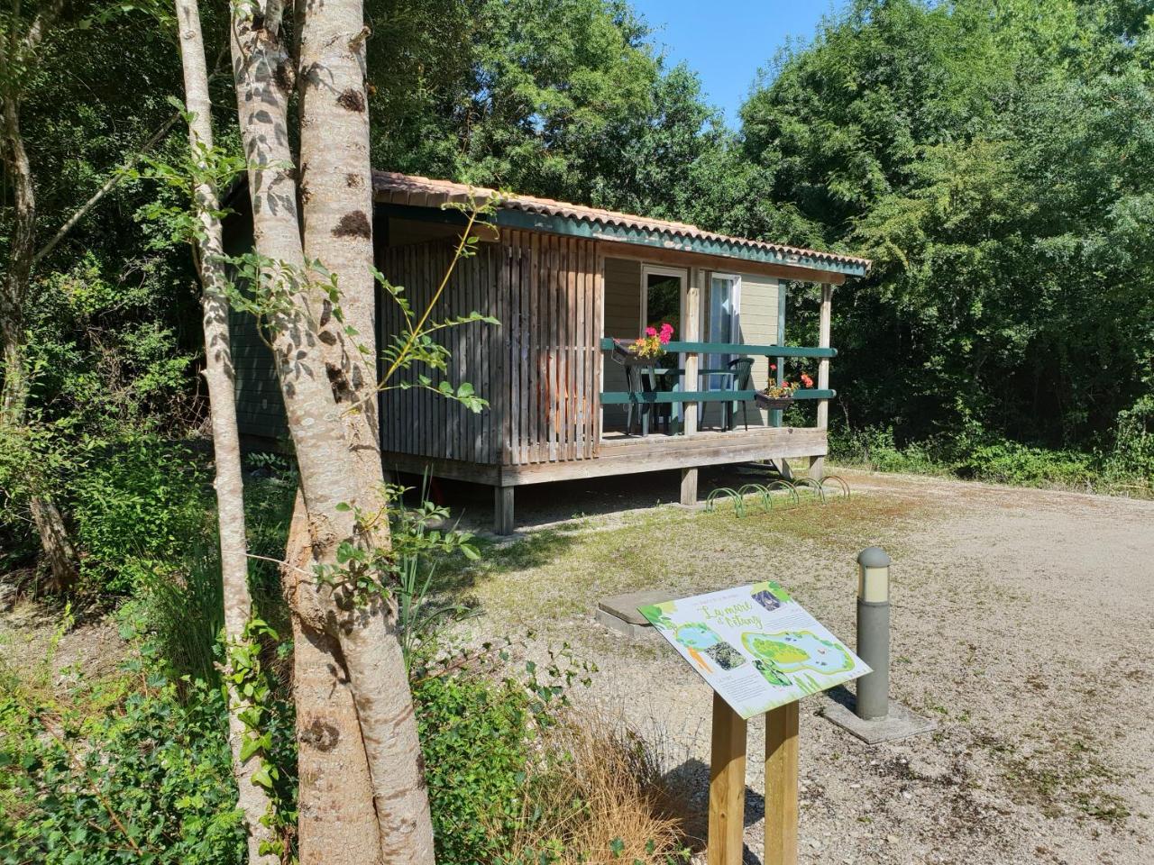 Chalet de La Héronnière Chef-Boutonne Extérieur photo